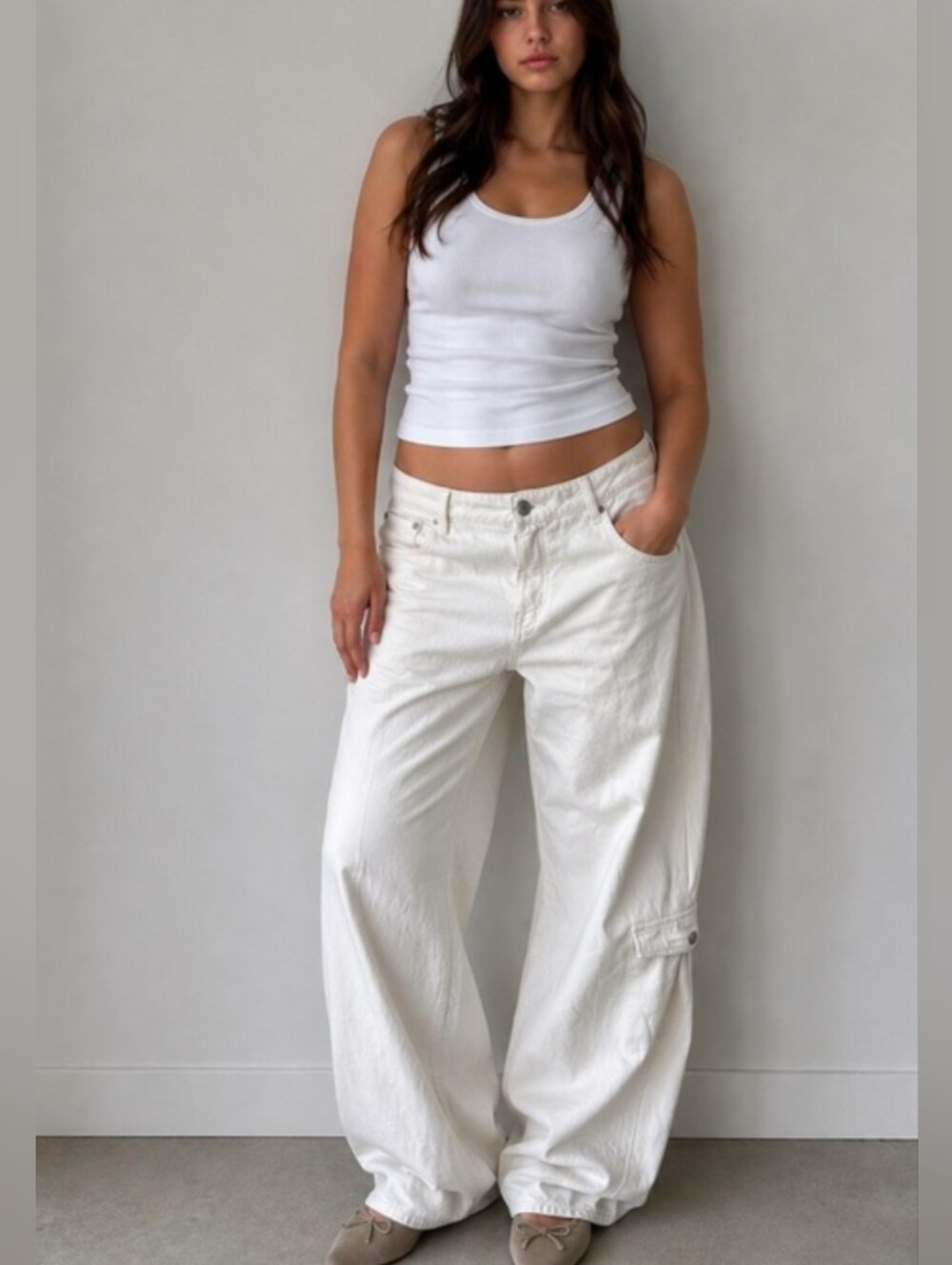 Zara Baggy Low Rise Cargo Jeans
